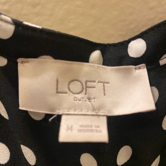 Loft Women’s Polka Dot Sleeveless Button Down Vneck Black/White Blouse Size M - Picture 8 of 9